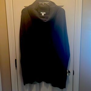 Old Navy Poncho in size M/L in gray.